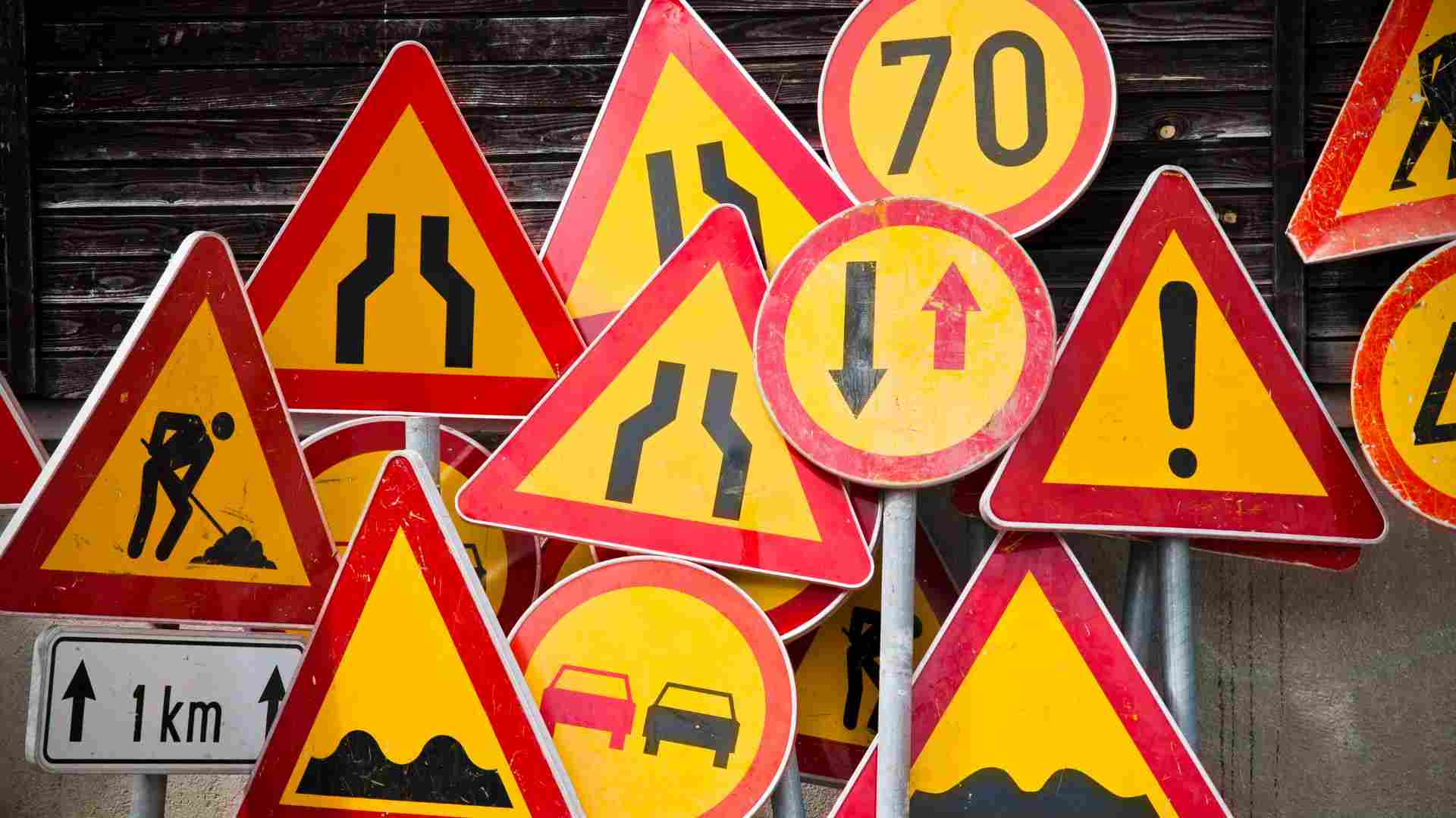 Trafikte İşaretler Ne Anlama Gelir?